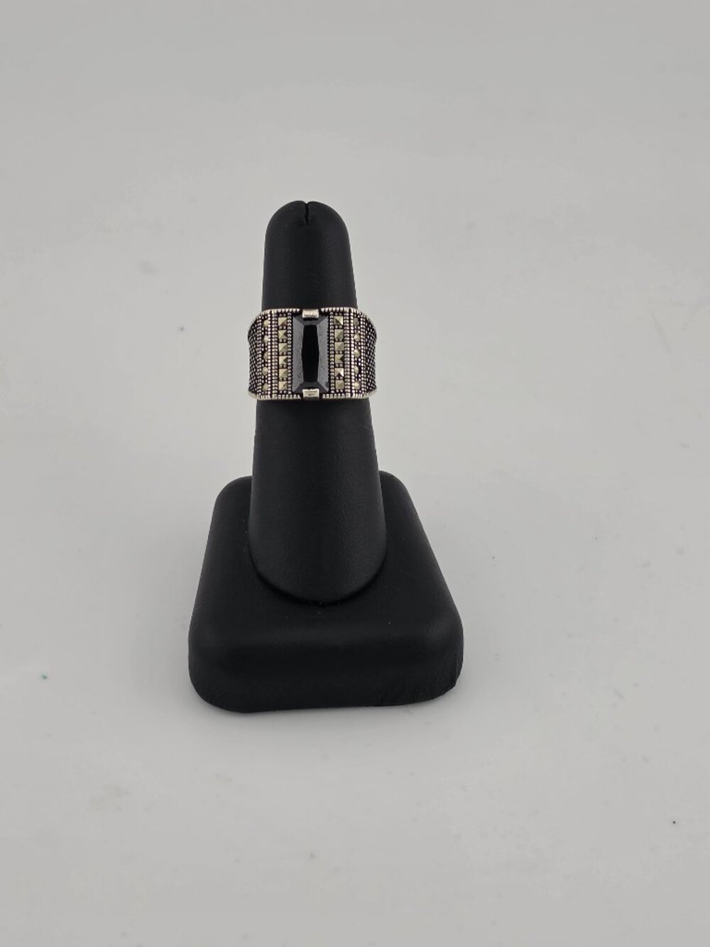 Brand New Sterling Silver 925 black Gemstone Ring